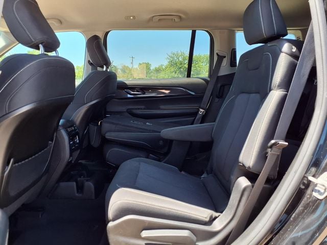 2022 Jeep Grand Cherokee L Laredo