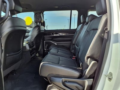 2024 Jeep Wagoneer Base