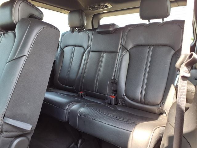 2024 Jeep Wagoneer Base