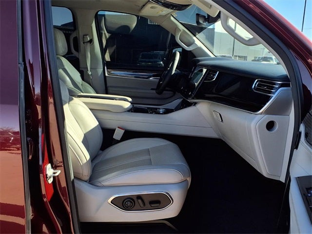 2024 Jeep Wagoneer Base