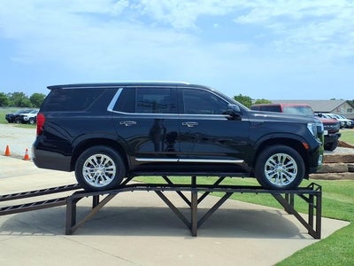 2023 GMC Yukon SLT