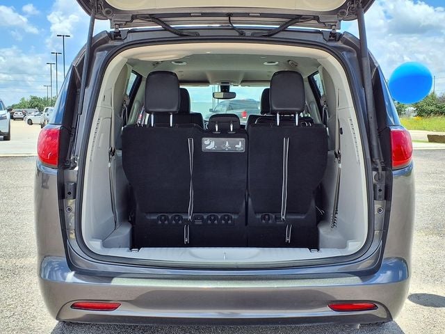 2021 Chrysler Voyager LXI