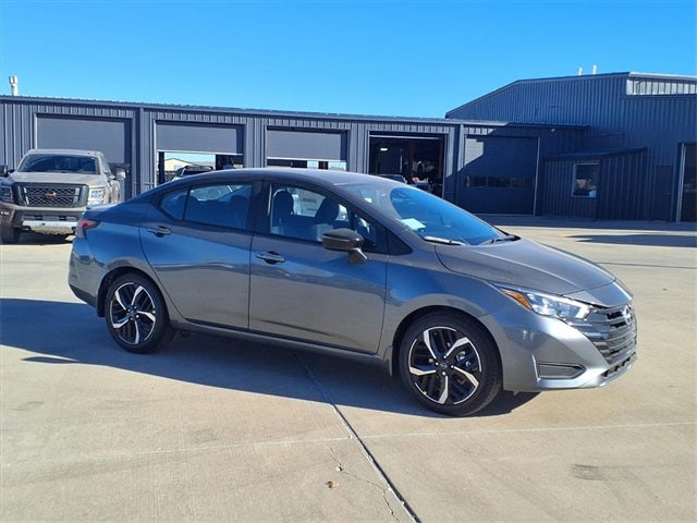 2025 Nissan Versa 1.6 SR