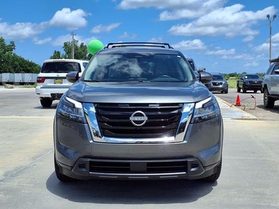 2022 Nissan Pathfinder SV
