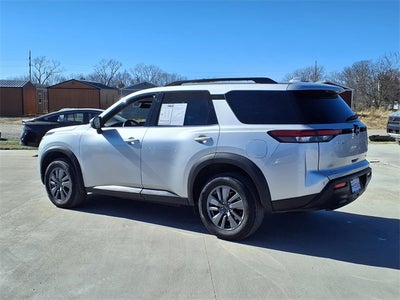 2025 Nissan Pathfinder SV