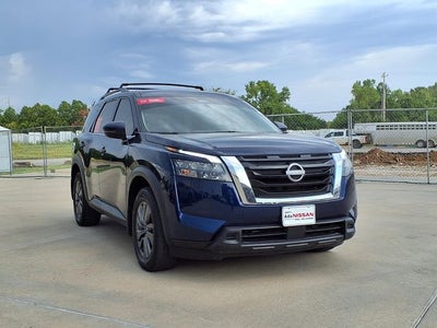2024 Nissan Pathfinder SV