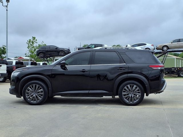 2022 Nissan Pathfinder SL