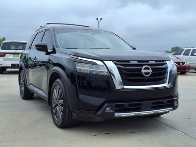 2022 Nissan Pathfinder SL