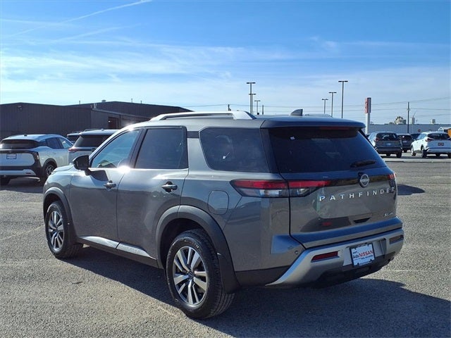 2025 Nissan Pathfinder SL