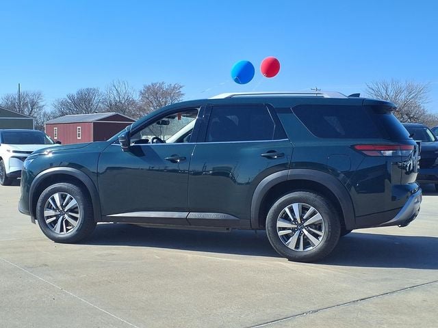 2025 Nissan Pathfinder SL