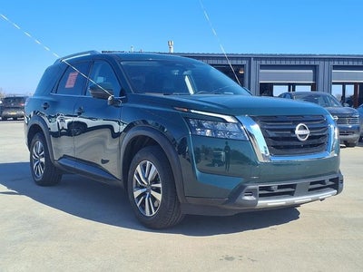 2025 Nissan Pathfinder SL