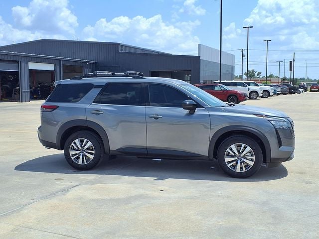 2026 Nissan Pathfinder SL - Photo 2