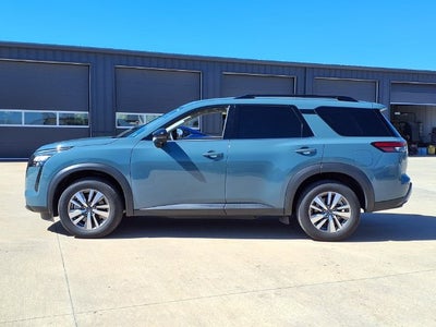 2026 Nissan Pathfinder SL