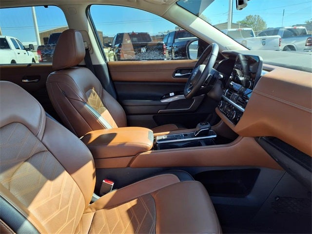 2024 Nissan Pathfinder Platinum