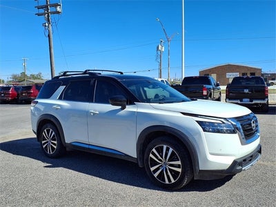 2024 Nissan Pathfinder Platinum