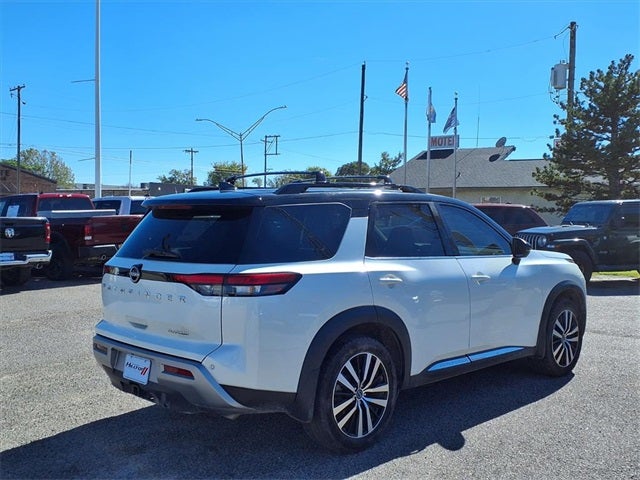 2024 Nissan Pathfinder Platinum