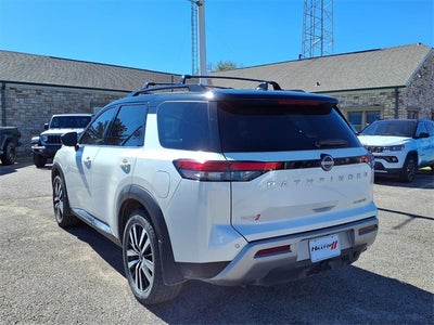 2024 Nissan Pathfinder Platinum