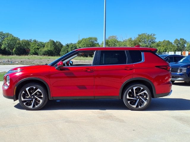 2024 Mitsubishi Outlander Base