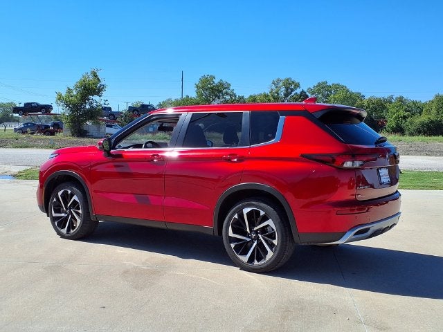 2024 Mitsubishi Outlander Base