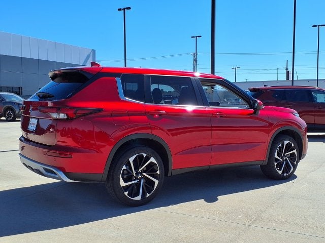 2024 Mitsubishi Outlander Base