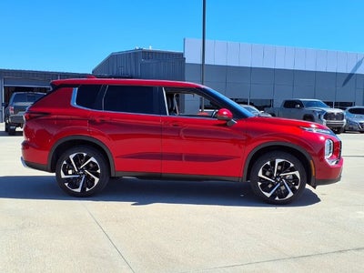 2024 Mitsubishi Outlander Base