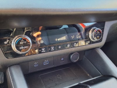 2024 Mitsubishi Outlander Base