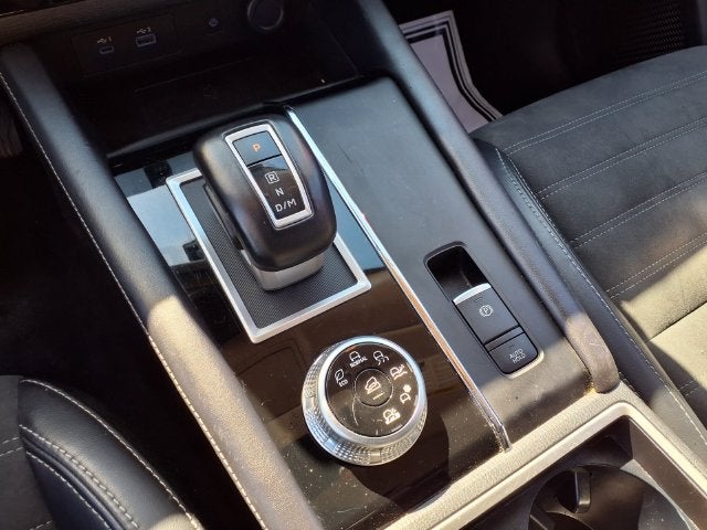2024 Mitsubishi Outlander Base