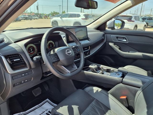 2025 Nissan Rogue Platinum