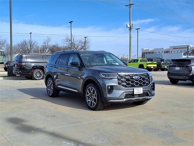 2025 Ford Explorer Platinum