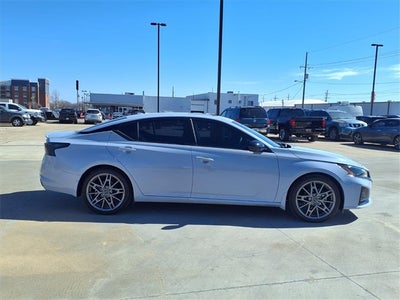 2024 Nissan Altima 2.0 SR