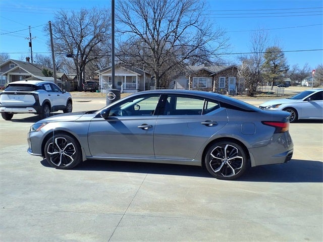2023 Nissan Altima SR