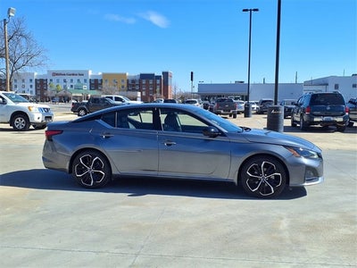 2023 Nissan Altima SR