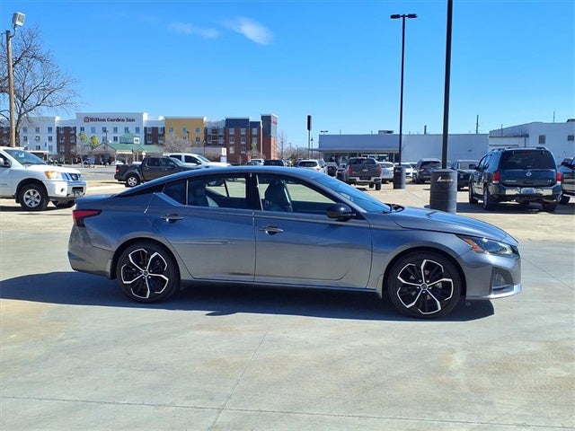 2023 Nissan Altima SR