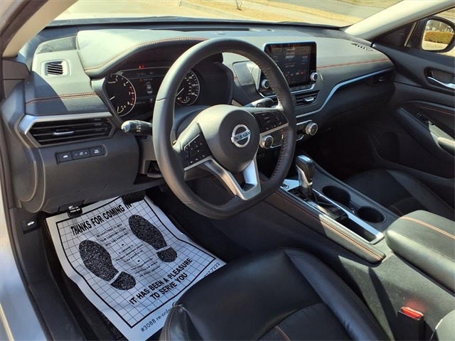 2022 Nissan Altima SR