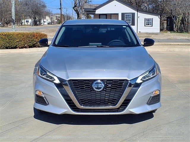 2022 Nissan Altima SR