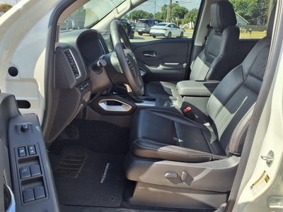 2024 Nissan Frontier Crew Cab SL
