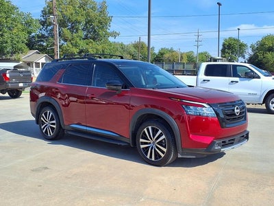2024 Nissan Pathfinder Platinum